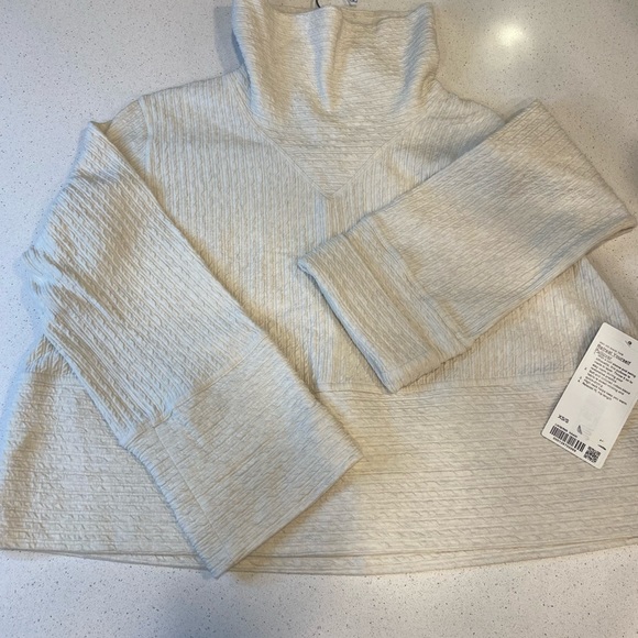 Lululemon Retreat Yourself Pullover - Picture 3 of 7